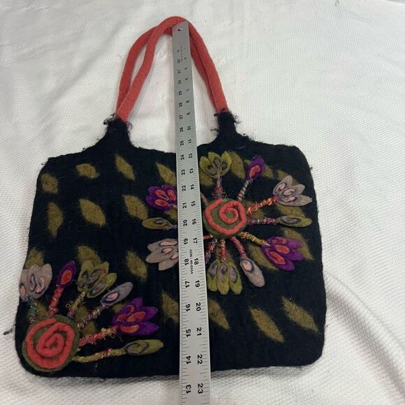 Rising Tide‎ Floral Design Wool Handbag - Picture 5 of 12